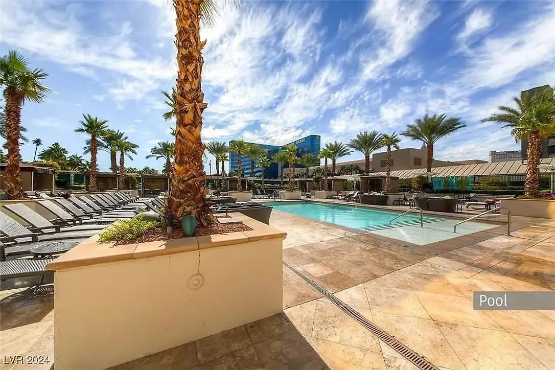 Stunning 1Br Strip Views & Balcony Suite 12701 Las Vegas