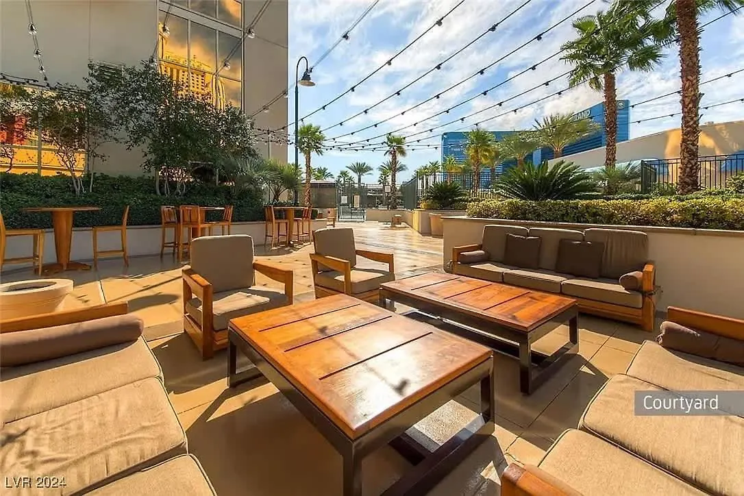 Stunning 1Br Strip Views & Balcony Suite 12701 Las Vegas Apartment