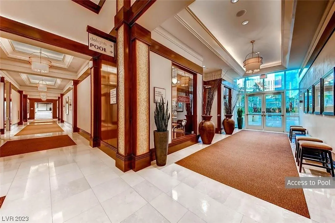 Stunning 1Br Strip Views & Balcony Suite 12701 Las Vegas