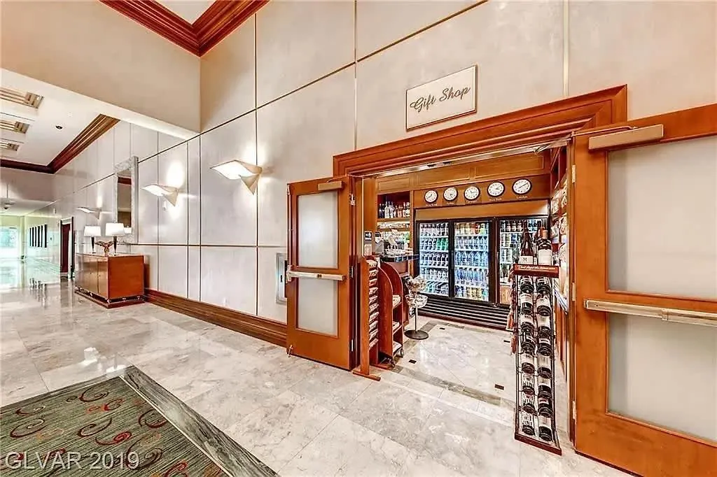 Stunning 1Br Strip Views & Balcony Suite 12701 Las Vegas Apartment