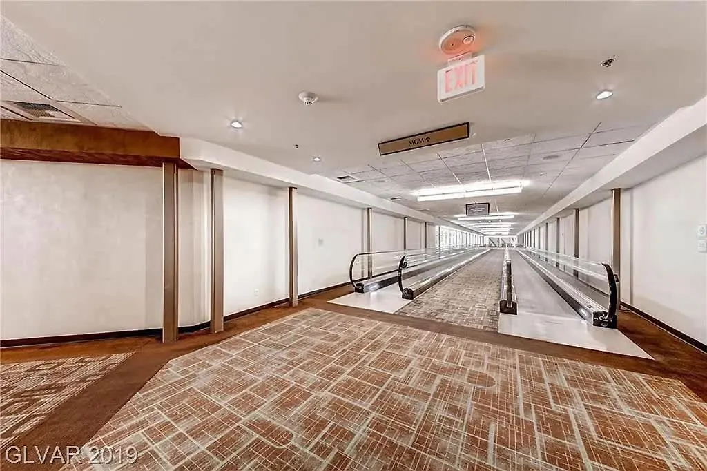 Stunning 1Br Strip Views & Balcony Suite 12701 Las Vegas Apartment