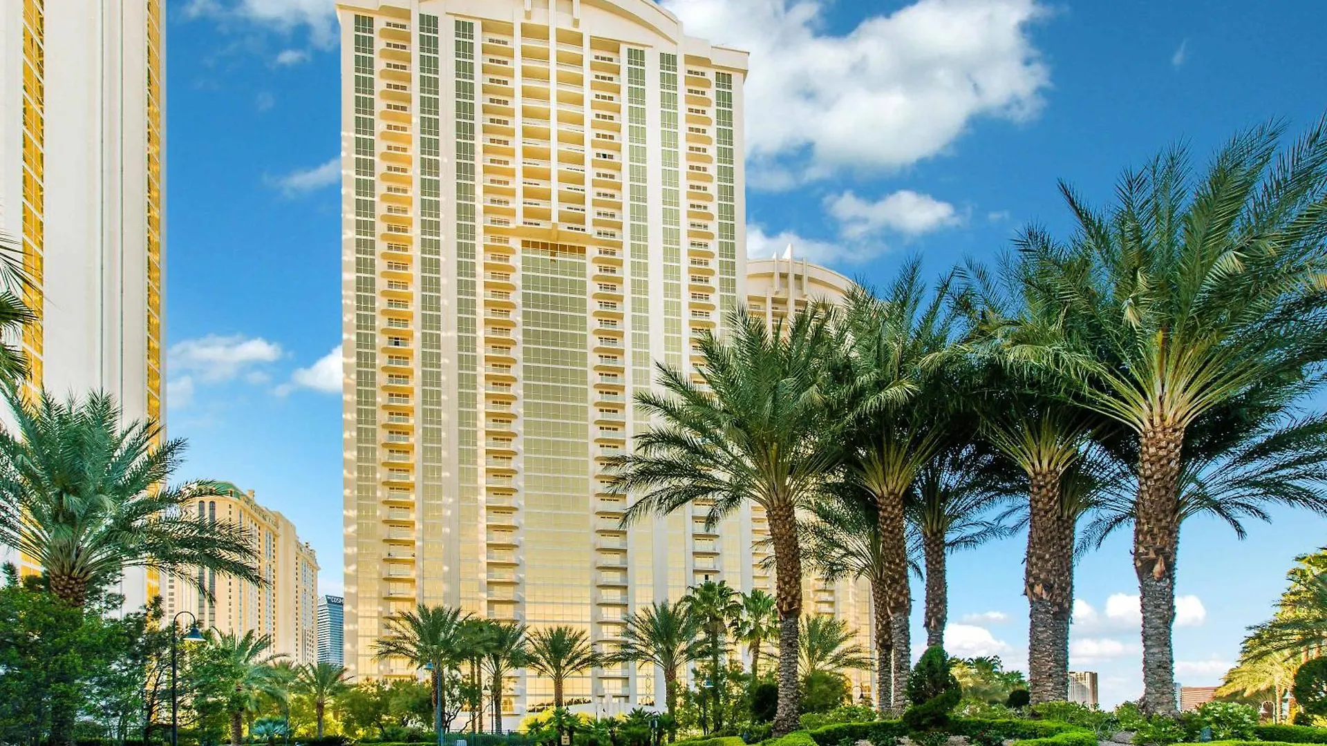 Apartment Stunning 1Br Strip Views & Balcony Suite 12701 Las Vegas