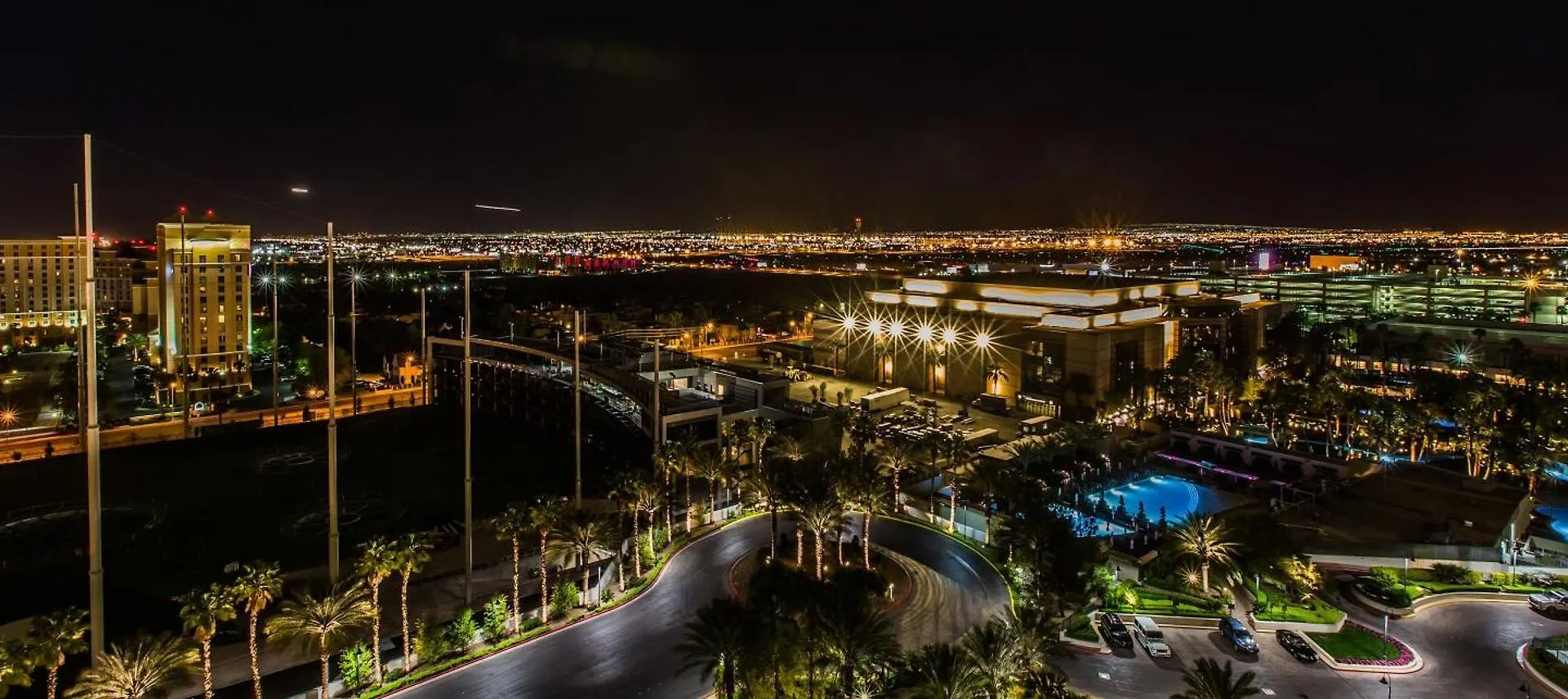 Apartment Stunning 1Br Strip Views & Balcony Suite 12701 Las Vegas