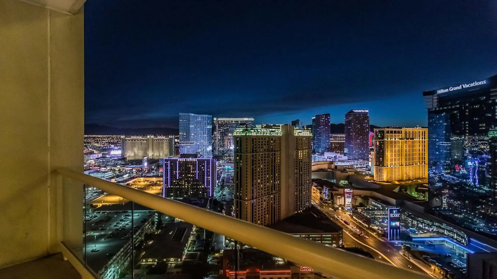 Stunning 1Br Strip Views & Balcony Suite 12701 Las Vegas Apartment