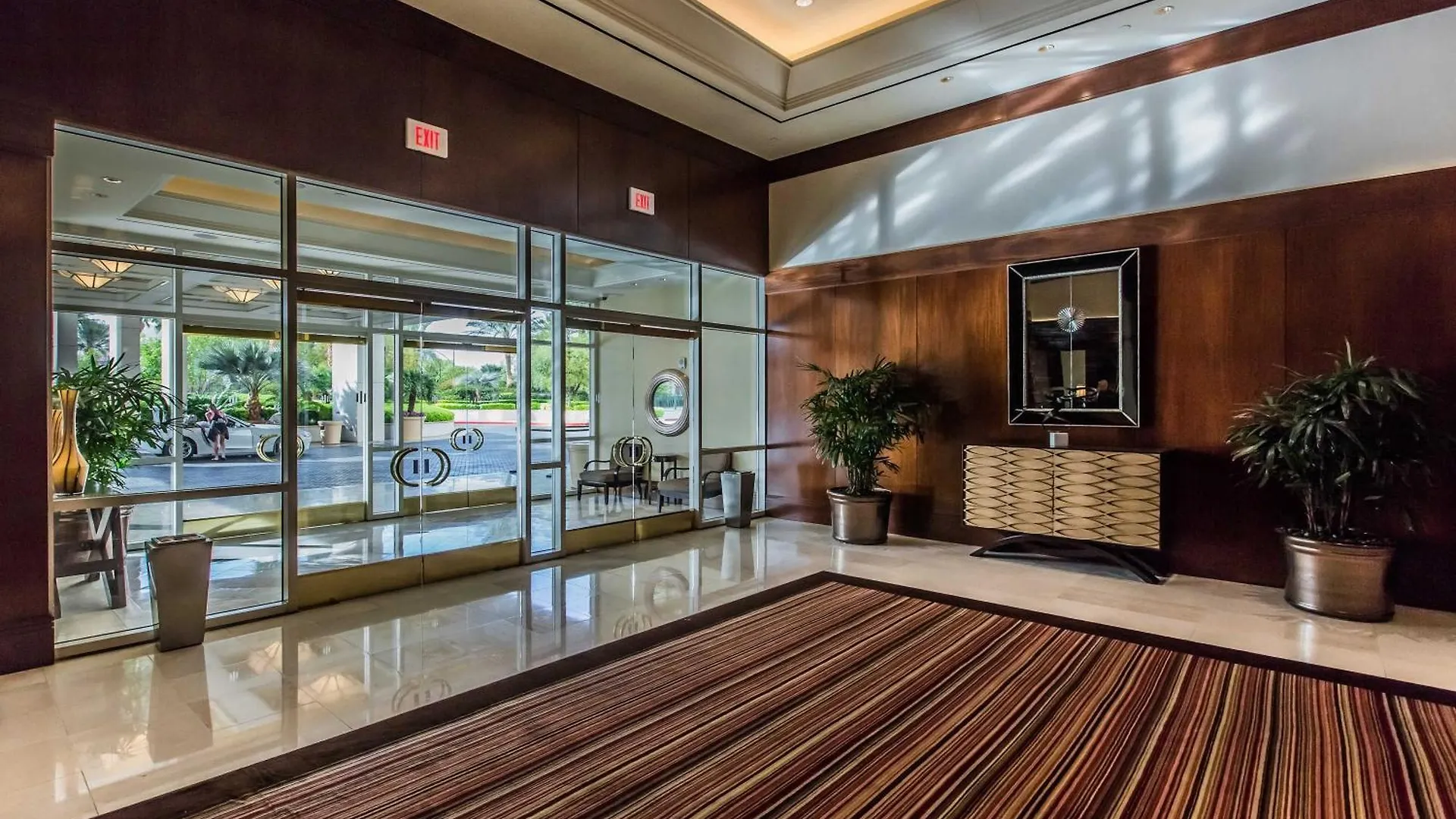 Stunning 1Br Strip Views & Balcony Suite 12701 Las Vegas