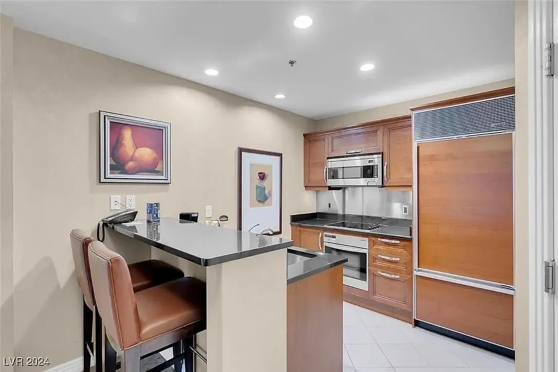 Stunning 1Br Strip Views & Balcony Suite 12701 Las Vegas