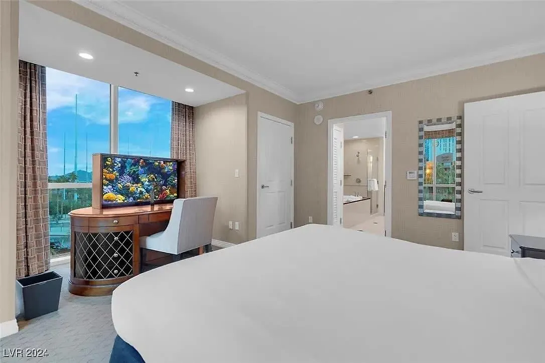 Stunning 1Br Strip Views & Balcony Suite 12701 Las Vegas