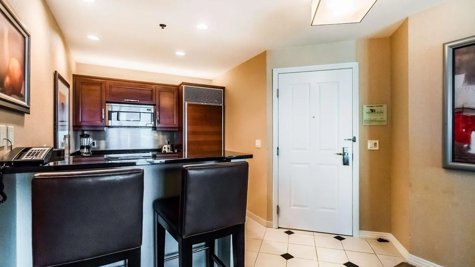 Stunning 1Br Strip Views & Balcony Suite 12701 Las Vegas