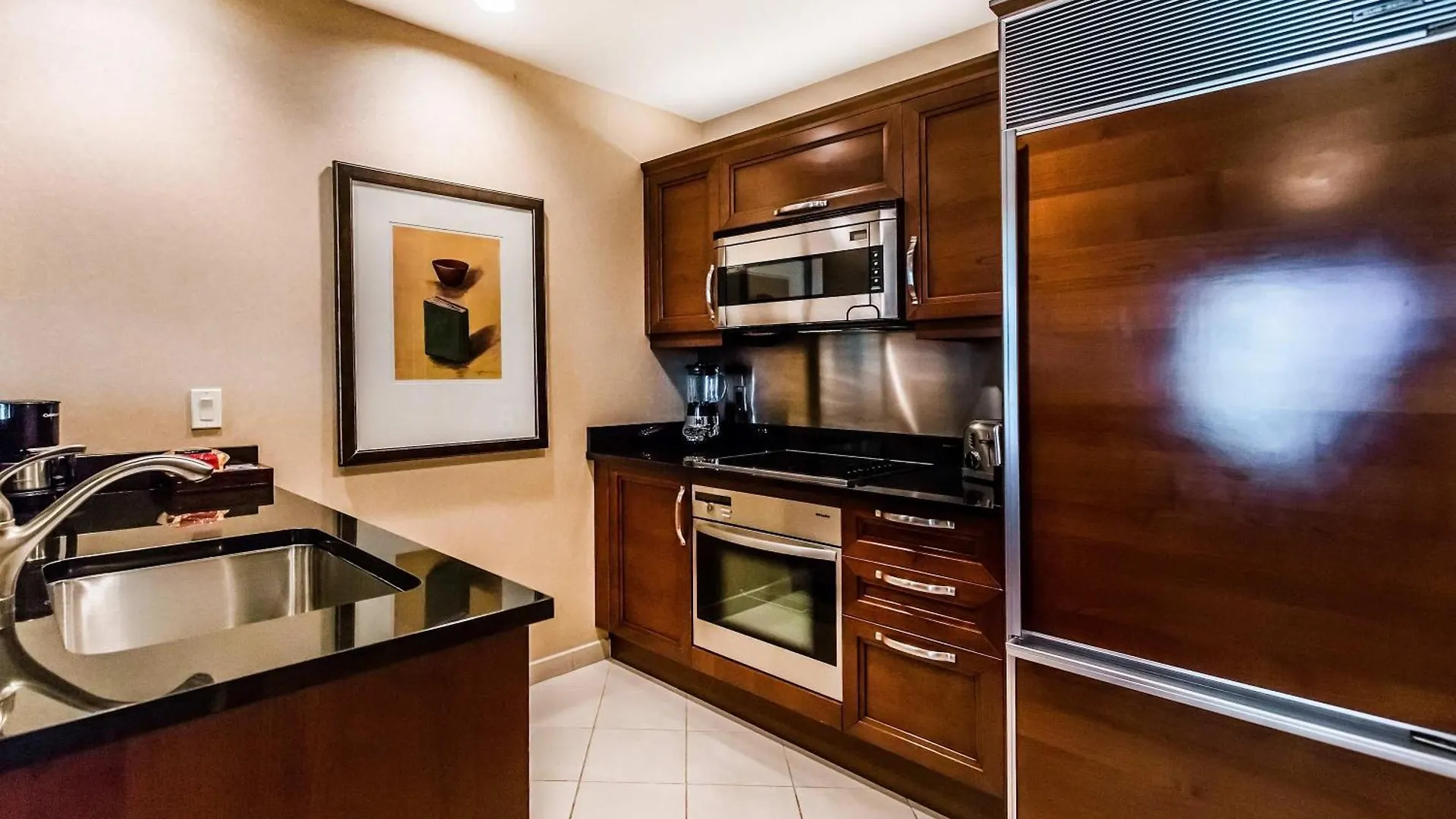 Stunning 1Br Strip Views & Balcony Suite 12701 Las Vegas Apartment