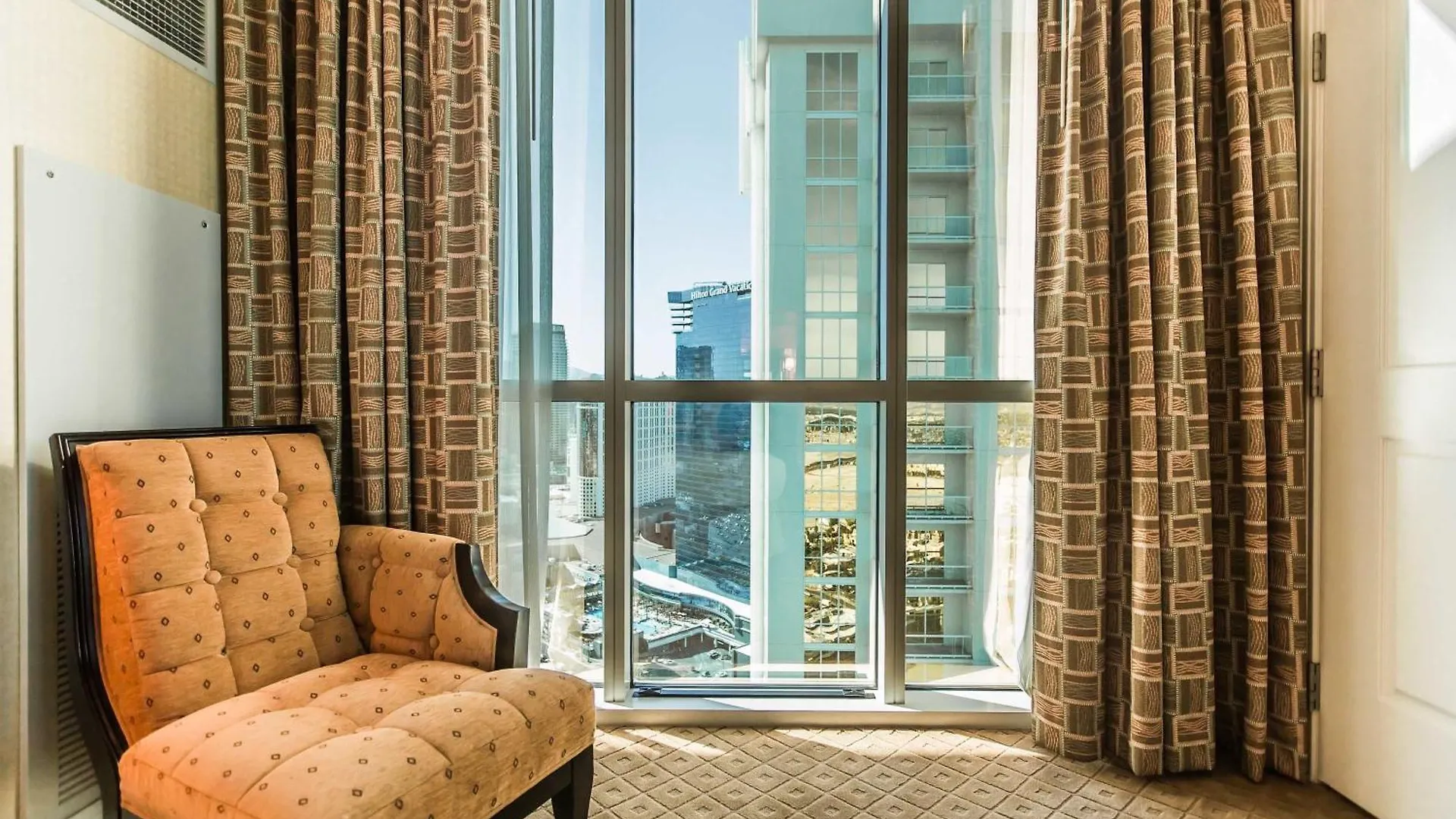 Stunning 1Br Strip Views & Balcony Suite 12701 Las Vegas Apartment